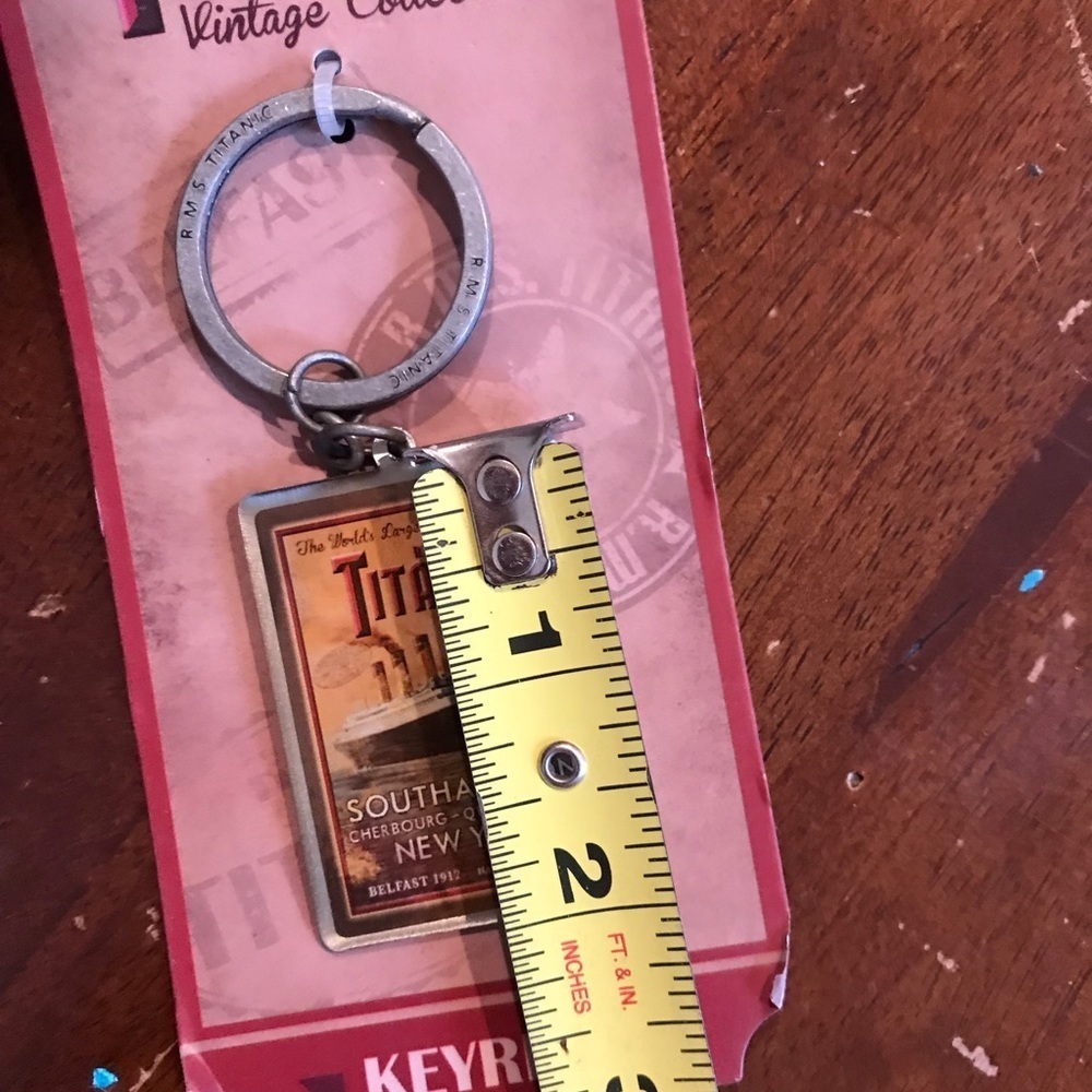 🚢Titanic Keychain - Picture 5 of 5
